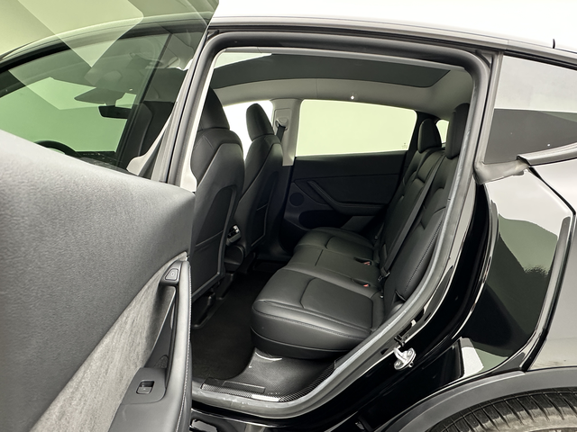 Tesla Model Y 2023 #11 Tesla Model Y 2023 car image #11