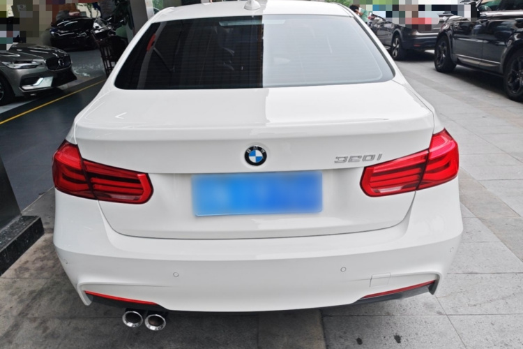 BMW 3 Series 2019 #6 BMW 3 Series 2019 car image #6