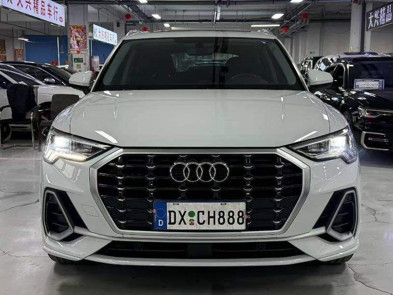 Audi Q3 2023 car image #3