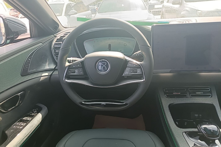 BYD Han 2022 car image #11