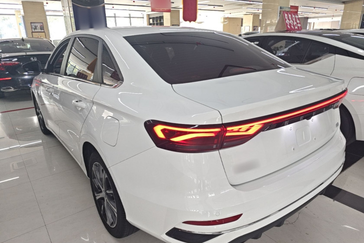 GEELY Emgrand 2022 #5 GEELY Emgrand 2022 car image #5
