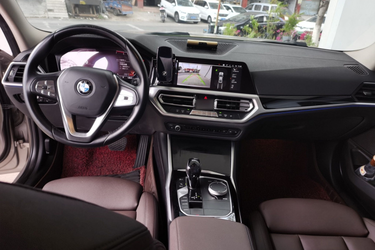 BMW 3 Series 2019 #10 BMW 3 Series 2019 car image #10