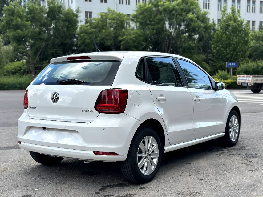 Volkswagen Polo 2015 #9 Volkswagen Polo 2015 car image #9