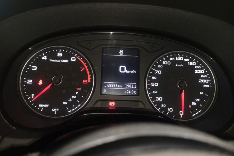 Audi A3 2018 immagine di auto #12