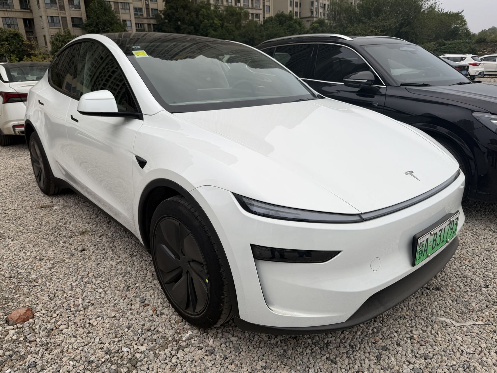 Tesla Model Y 2025 #3 Tesla Model Y 2025 صورة سيارة #3