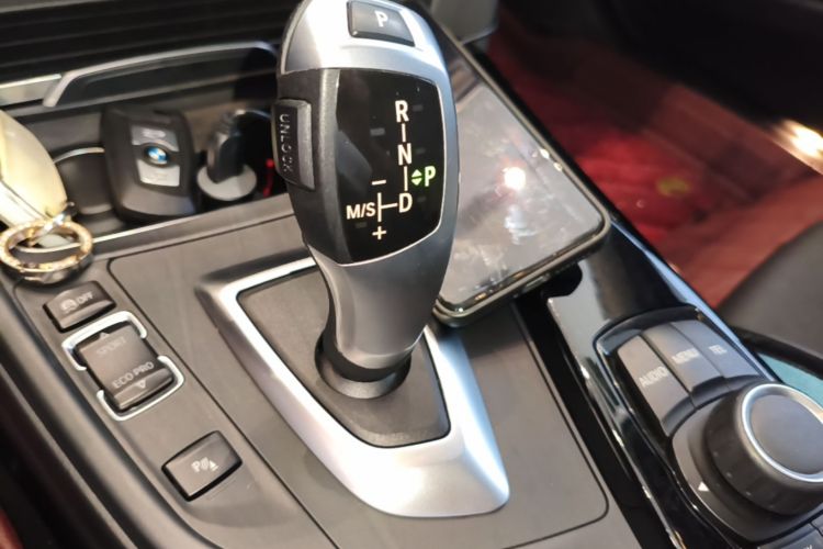 BMW 3 Series 2017 #16 BMW 3 Series 2017 car image #16