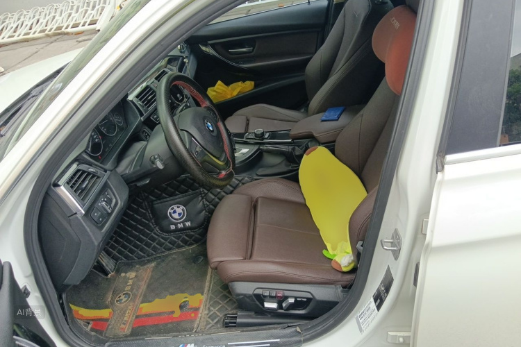 BMW 3 Series 2018 car image #17