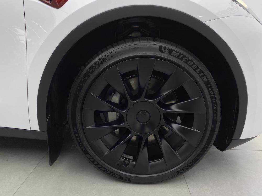 Tesla Model Y 2024 car image #5