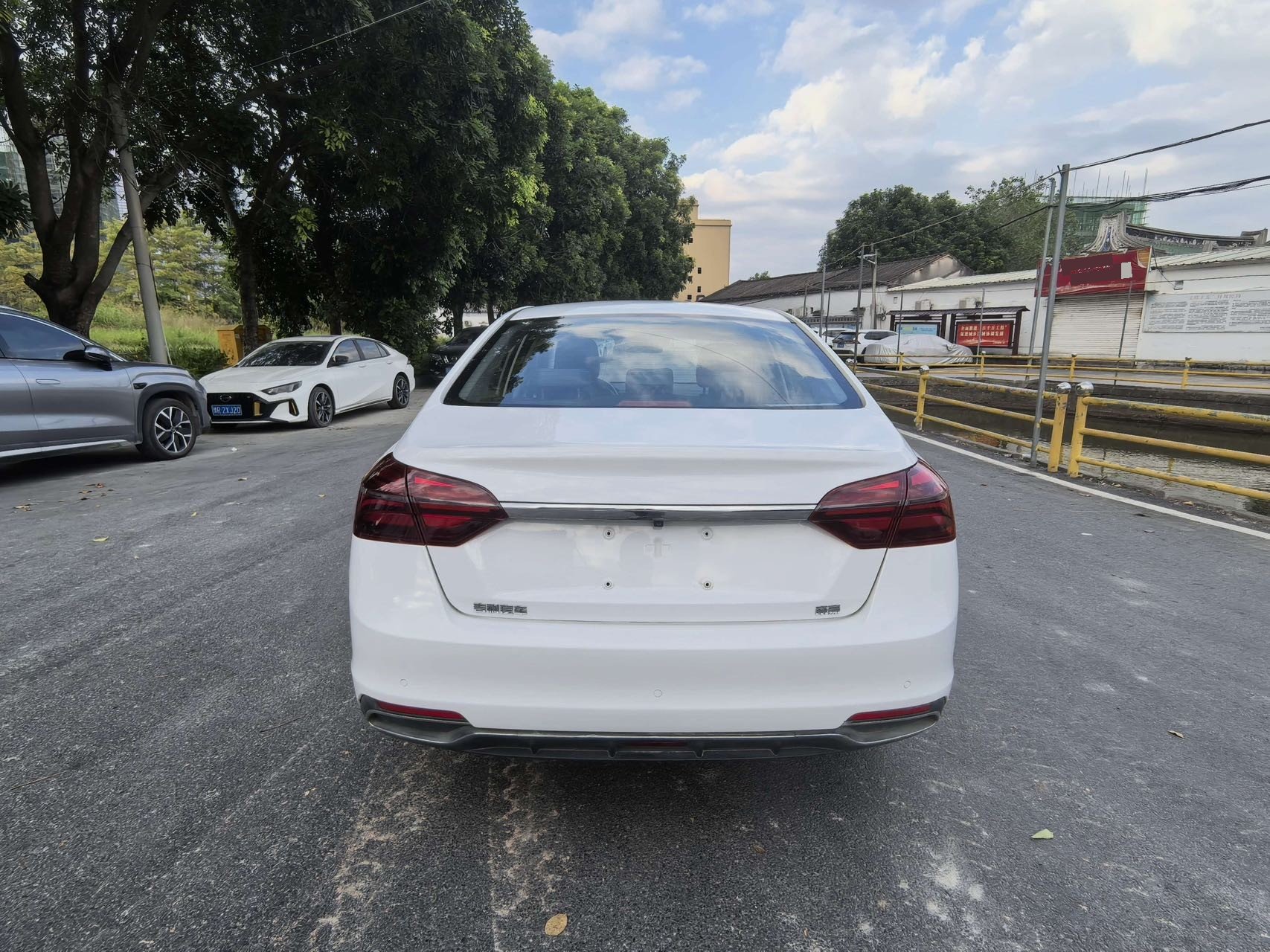 GEELY Emgrand 2019 صورة سيارة #8