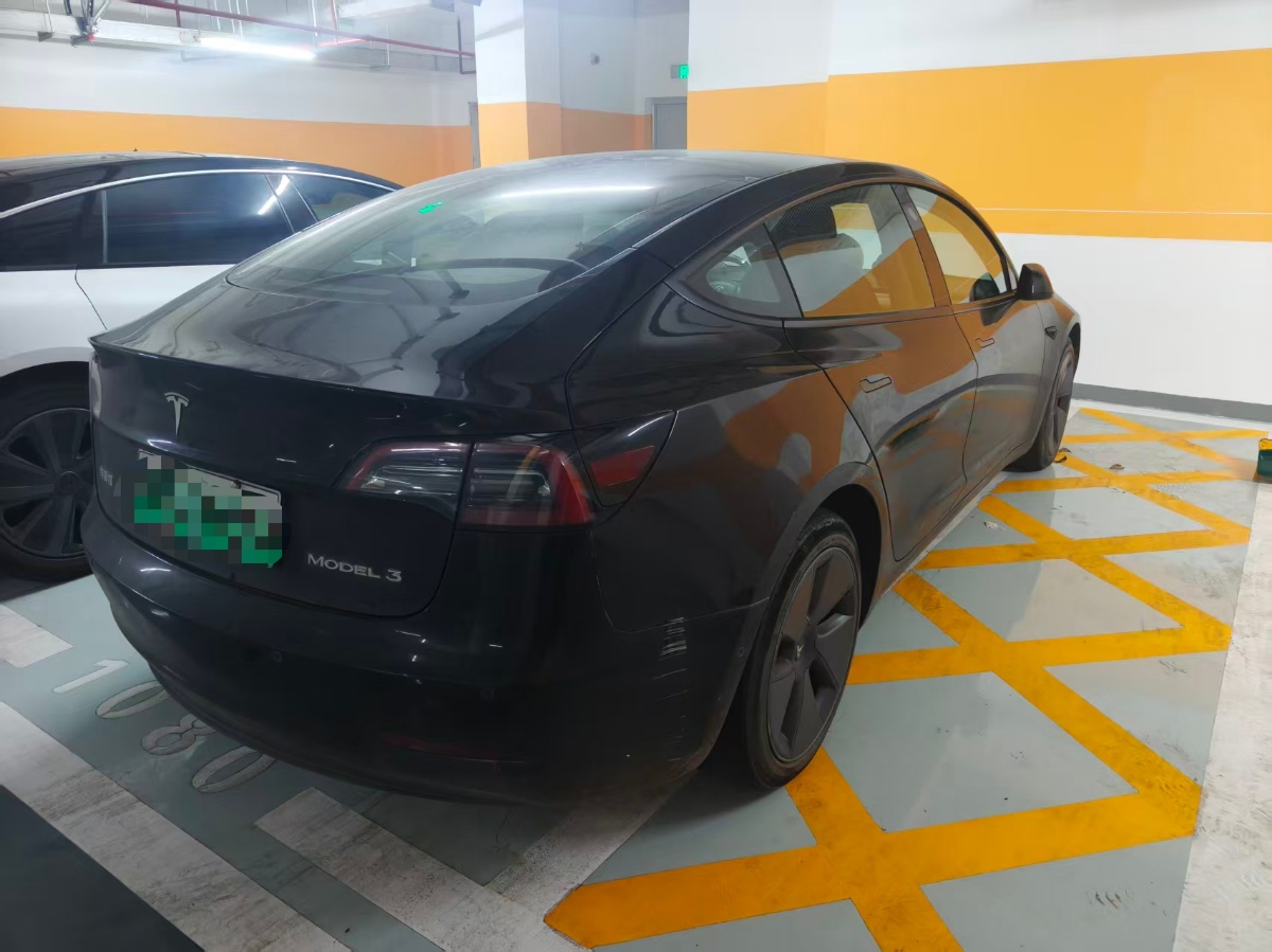 Tesla Model 3 2023 car image #2