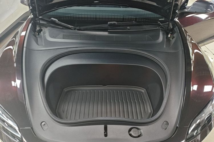 Tesla Model 3 2025 immagine di auto #20