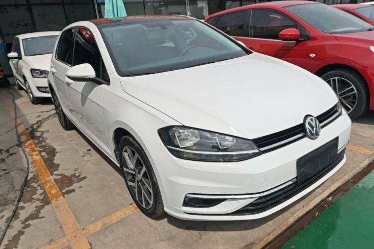 Volkswagen Golf 2020 car image #6