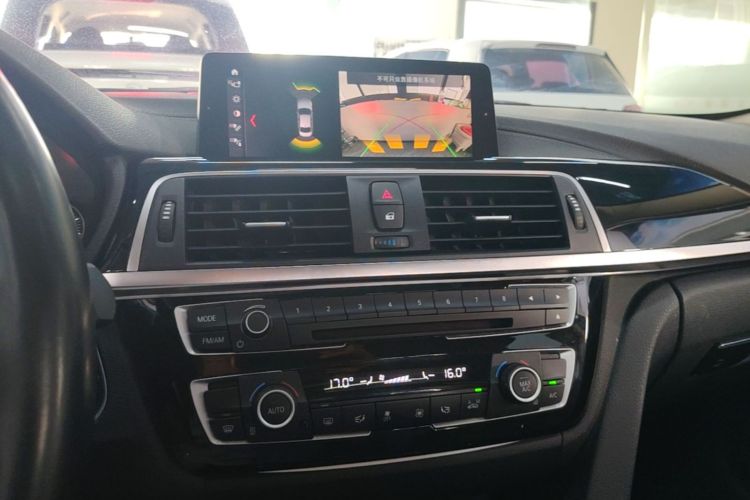 BMW 3 Series 2017 car image #13