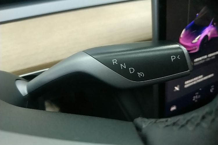 Tesla Model 3 2022 car image #14