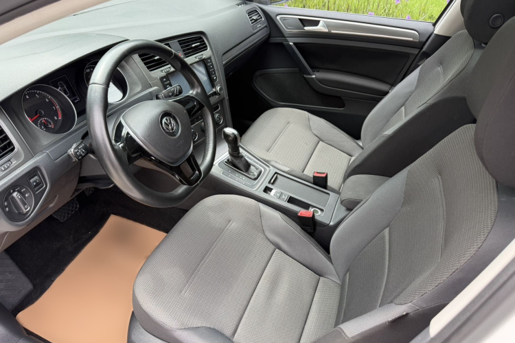 Volkswagen Golf 2015 car image #12