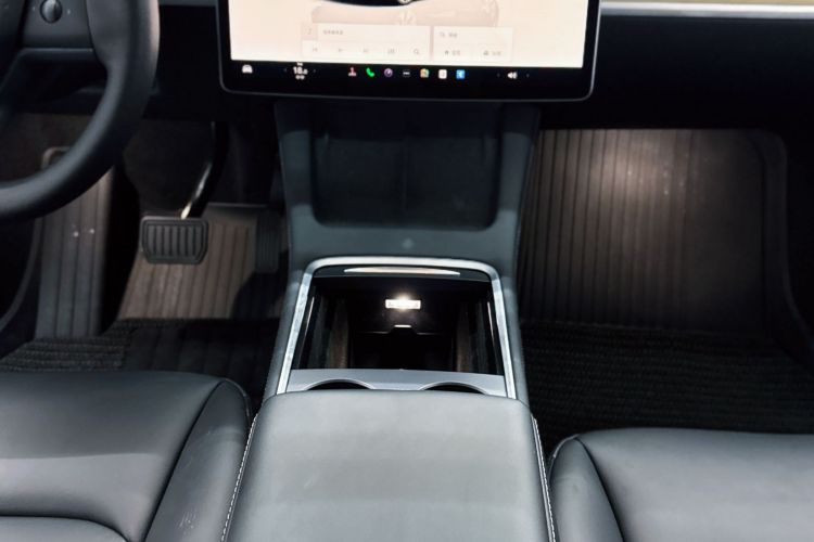 Tesla Model Y 2022 #11 Tesla Model Y 2022 car image #11