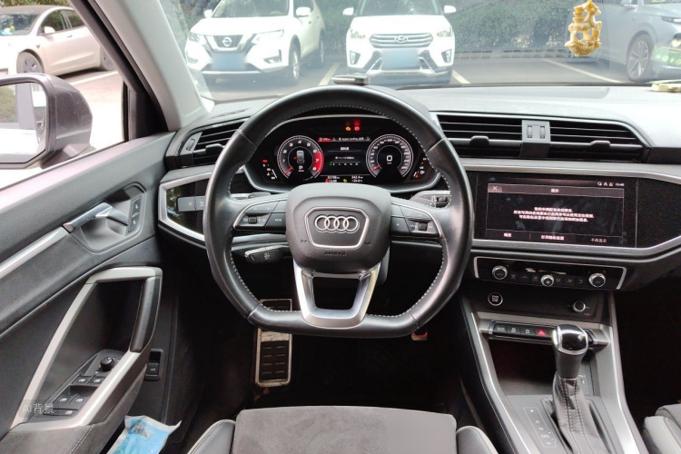 Audi Q3 2021 #12 Audi Q3 2021 car image #12