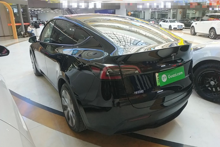 Tesla Model Y 2022 #5 Tesla Model Y 2022 car image #5