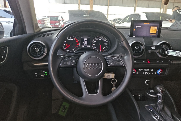 Audi A3 2019 #11 Audi A3 2019 صورة سيارة #11