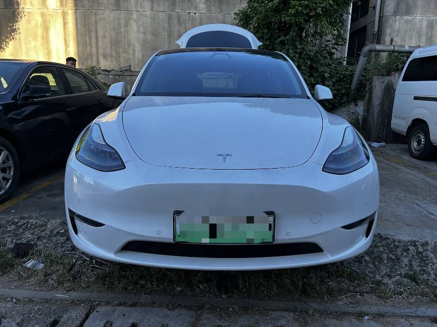 Tesla Model Y 2022 #2 Tesla Model Y 2022 car image #2