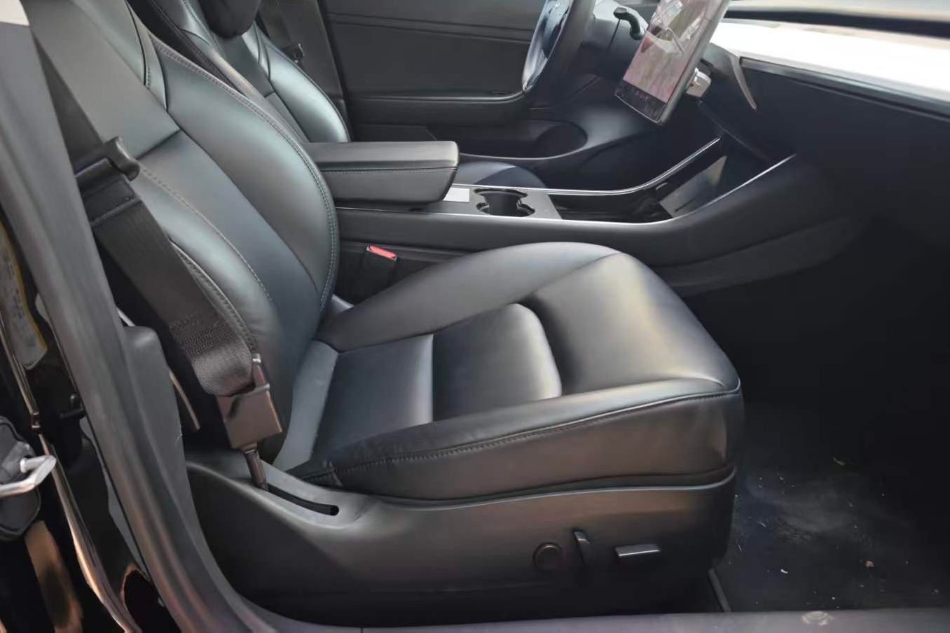 Tesla Model 3 2020 #4 Tesla Model 3 2020 car image #4