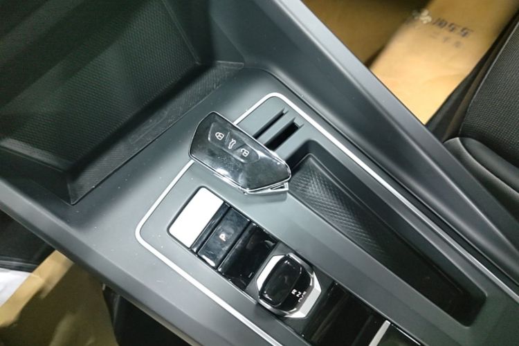 Volkswagen Golf 2022 صورة سيارة #9