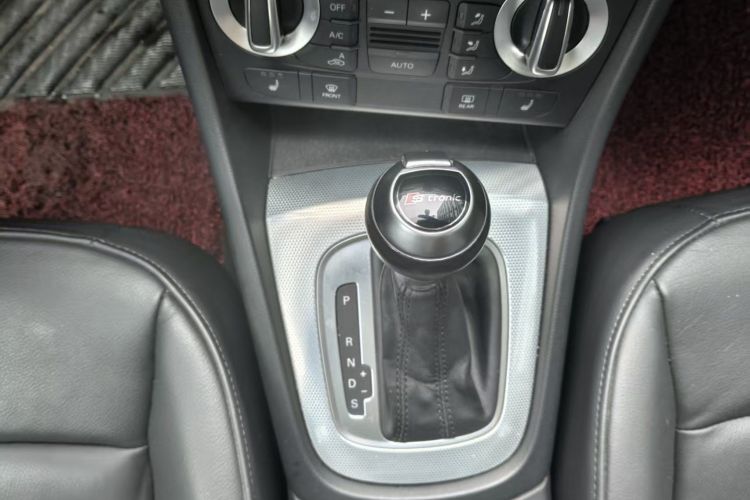 Audi Q3 2015 #14 Audi Q3 2015 car image #14