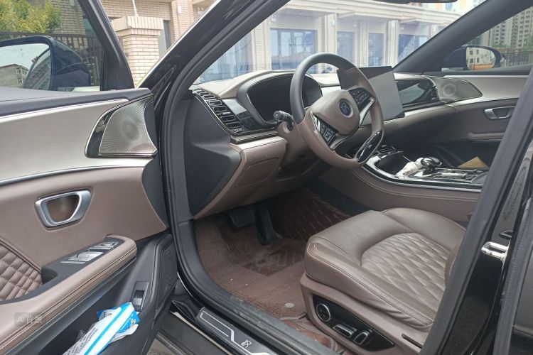 BYD Han 2023 car image #18