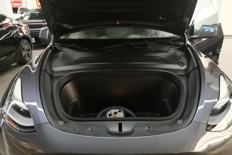 Tesla Model Y 2023 #20 Tesla Model Y 2023 car image #20