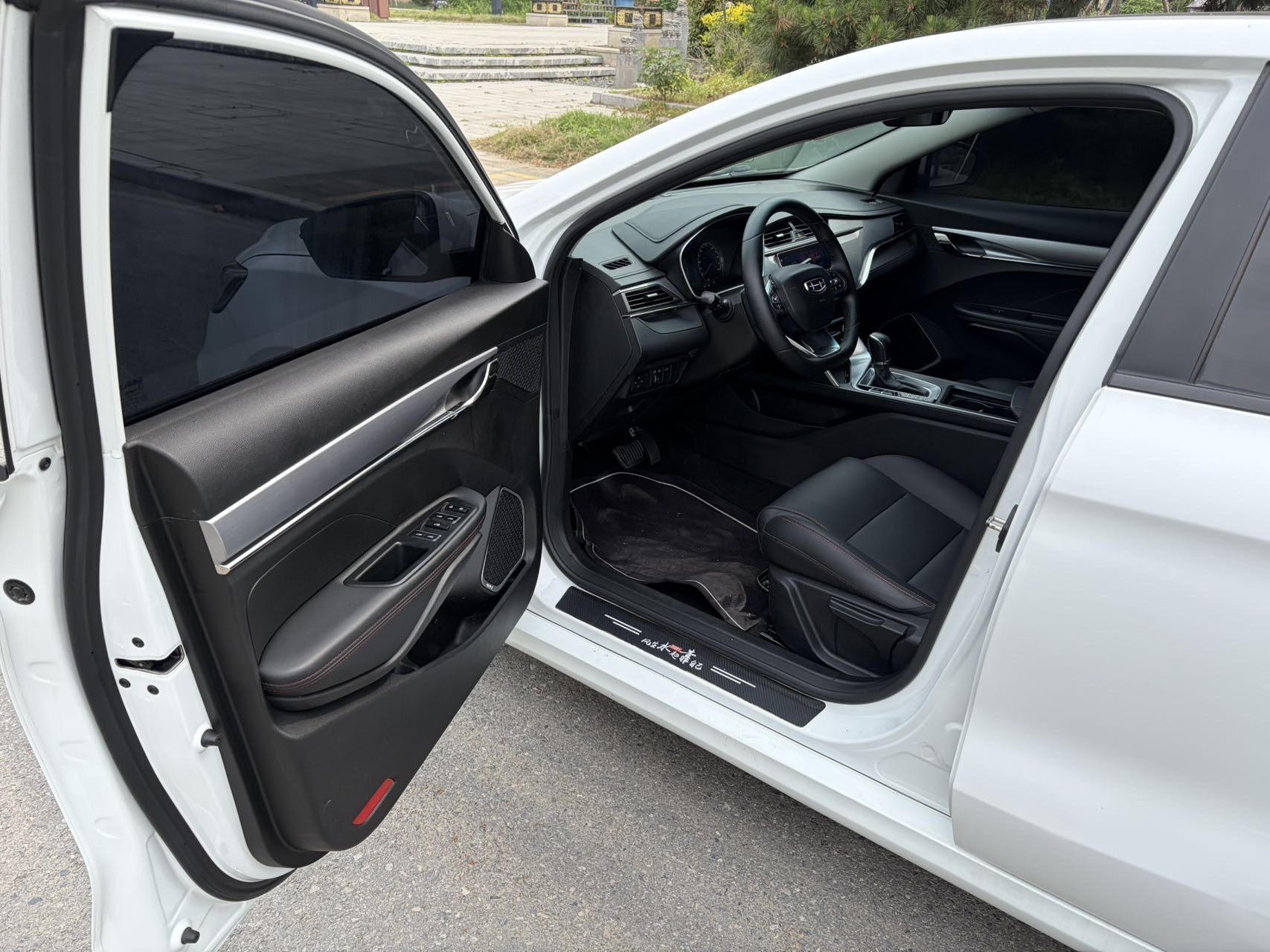 GEELY Binray 2021 car image #3