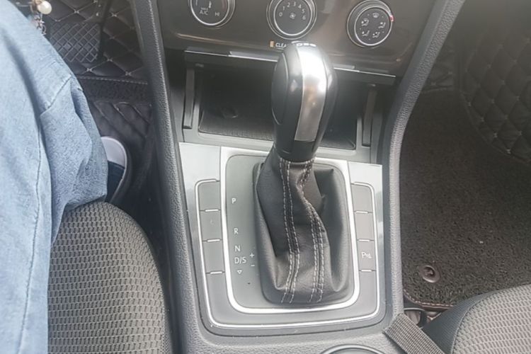 Volkswagen Golf 2017 #14 Volkswagen Golf 2017 car image #14