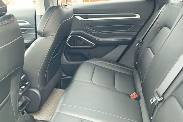 GEELY Emgrand 2023 car image #17