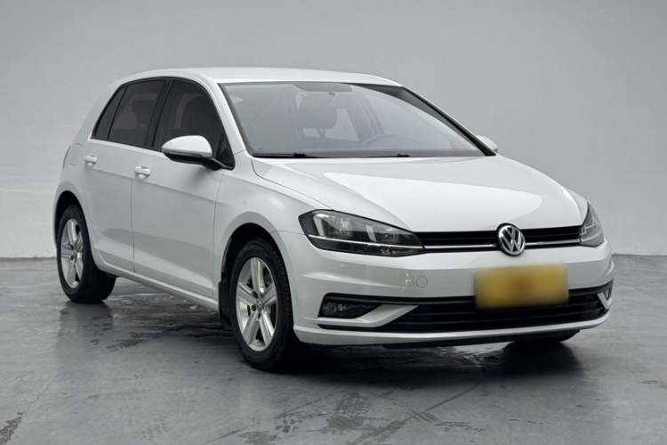 Volkswagen Golf 2018 car image #4