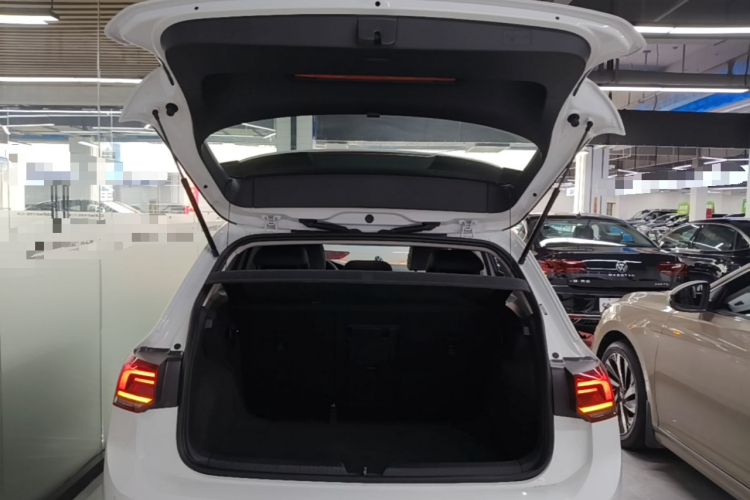 Volkswagen Golf 2023 صورة سيارة #19