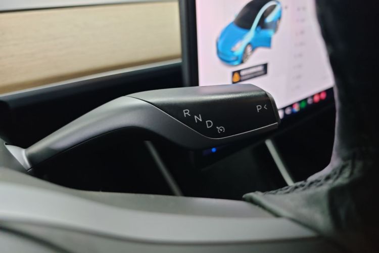 Tesla Model 3 2020 car image #14