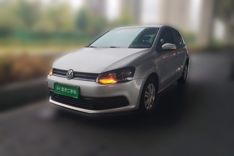 Volkswagen Polo 2018 car image #2