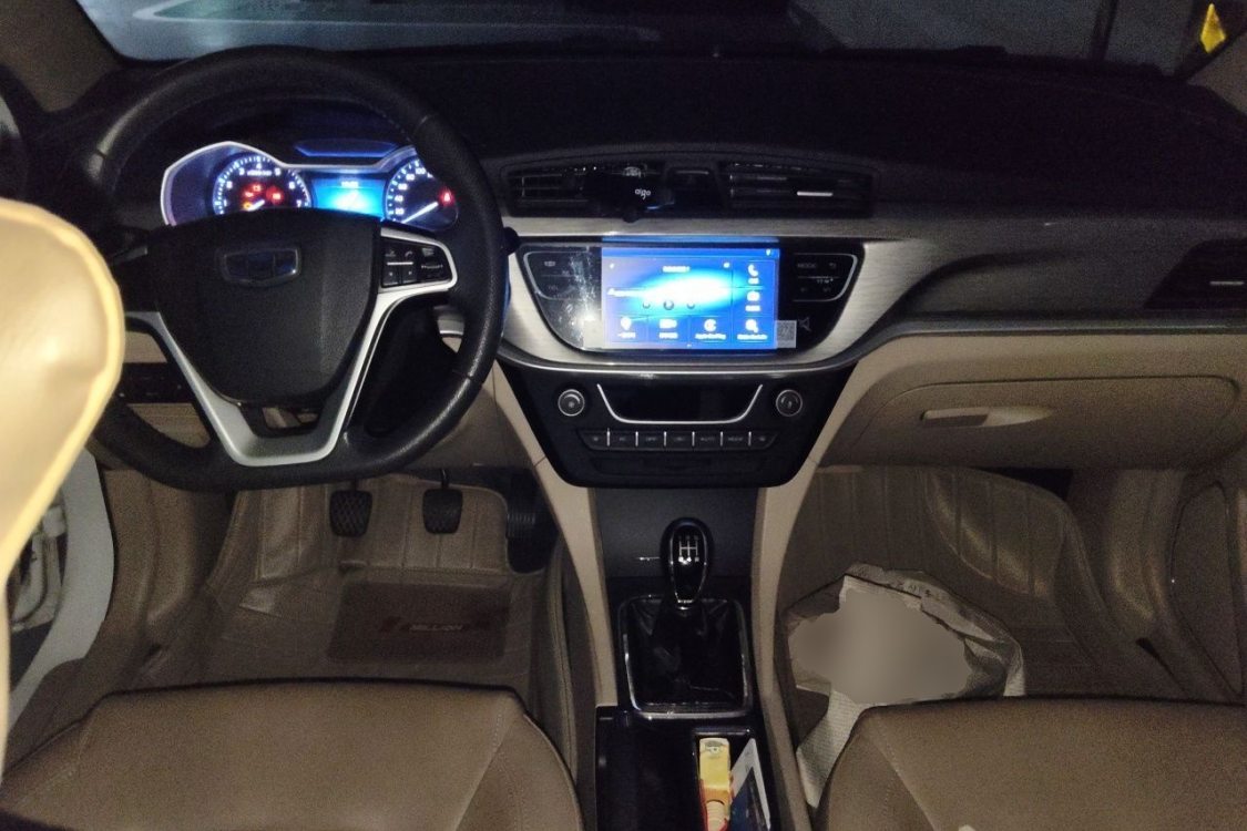 GEELY Emgrand 2017 car image #23