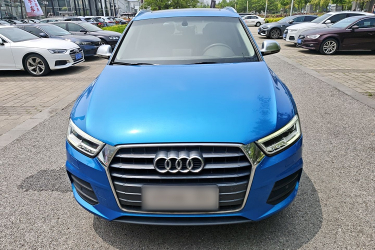 Audi Q3 2018 car image #3