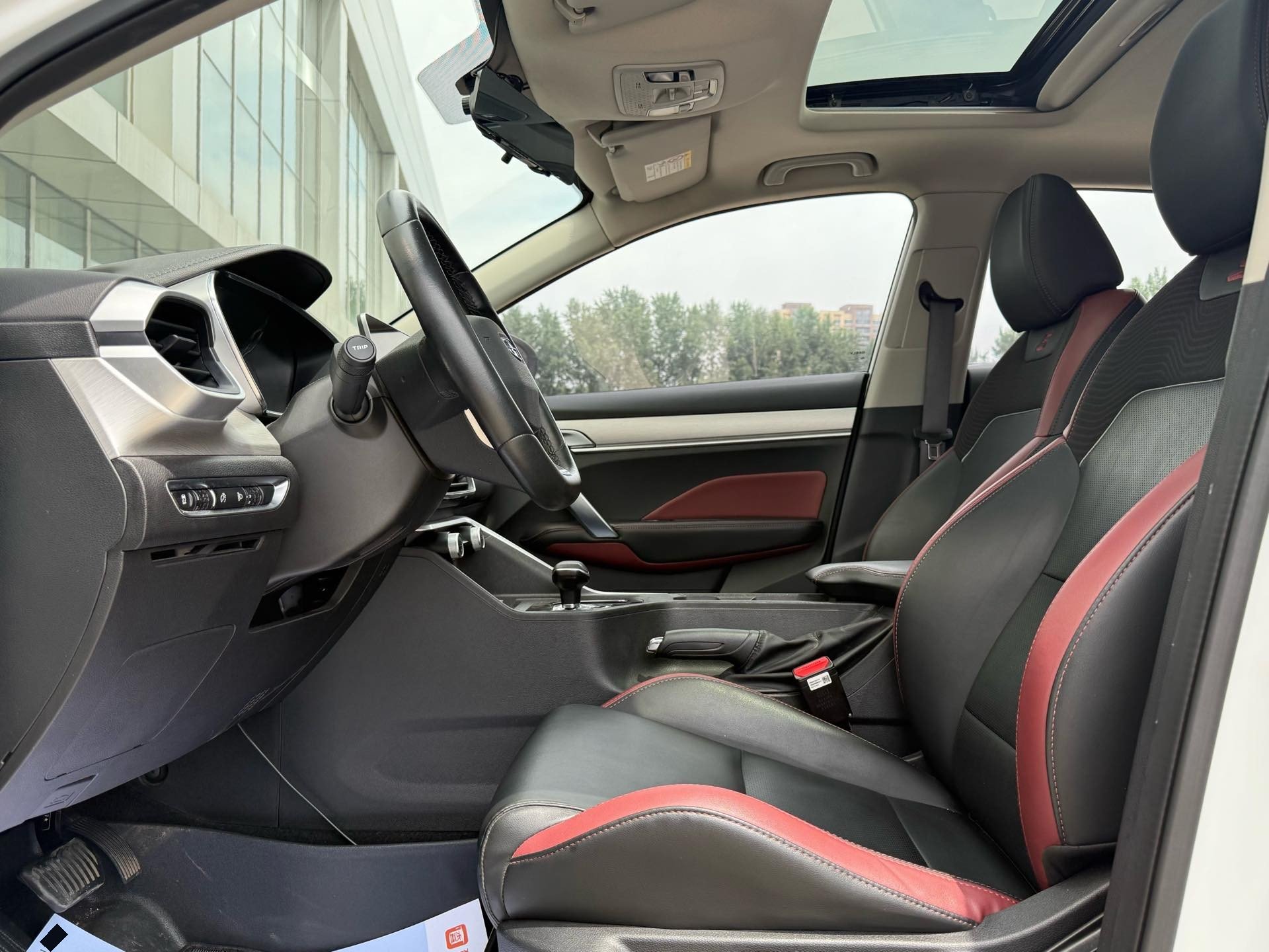 GEELY Coolray 2022 car image #5