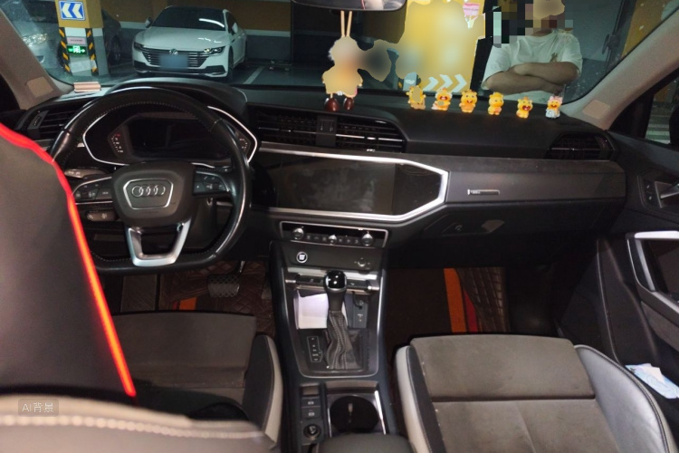 Audi Q3 2021 car image #11