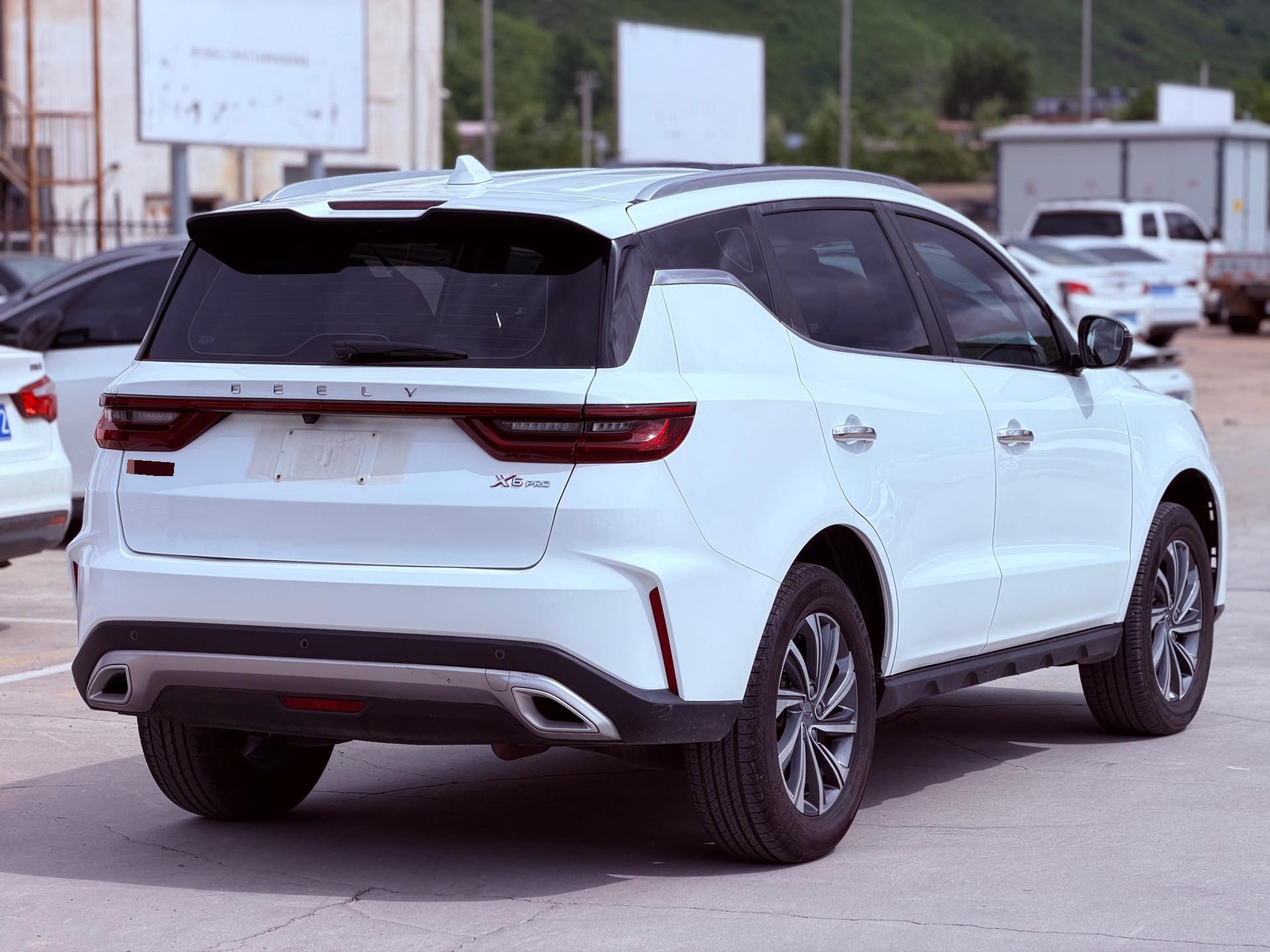 GEELY Vision X6 2023 car image #5