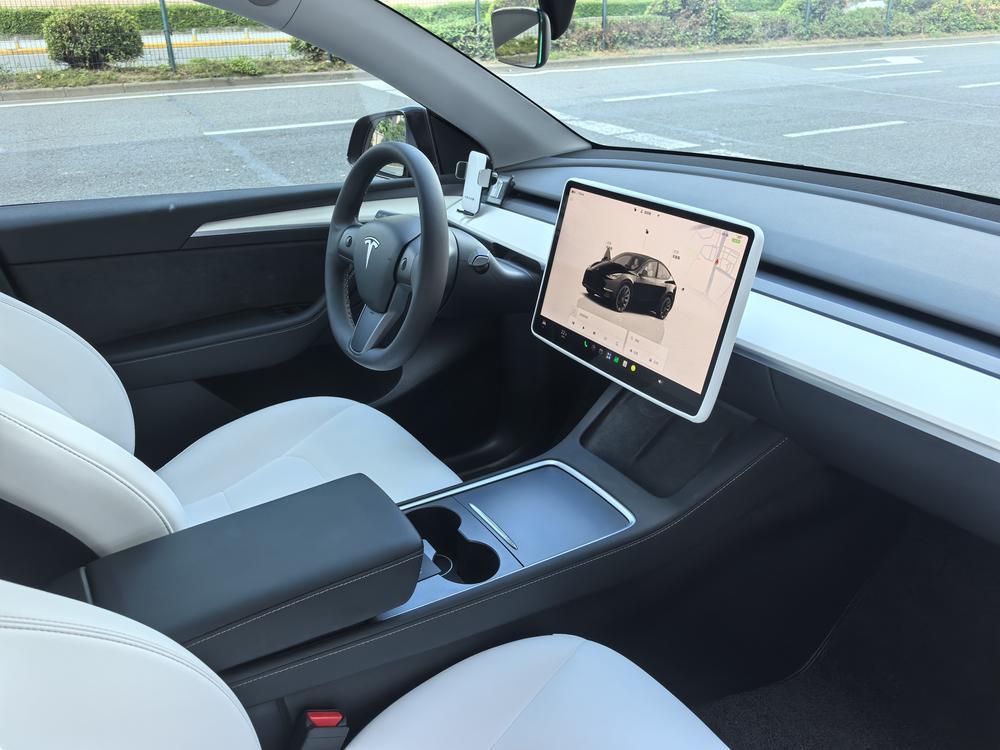 Tesla Model Y 2023 #11 Tesla Model Y 2023 صورة سيارة #11