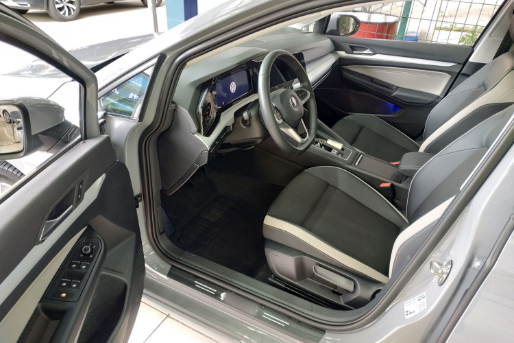Volkswagen Golf 2024 #16 Volkswagen Golf 2024 صورة سيارة #16