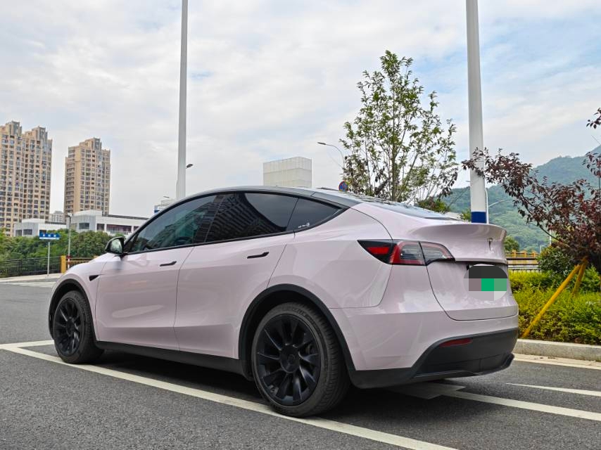 Tesla Model Y 2022 #4 Tesla Model Y 2022 car image #4
