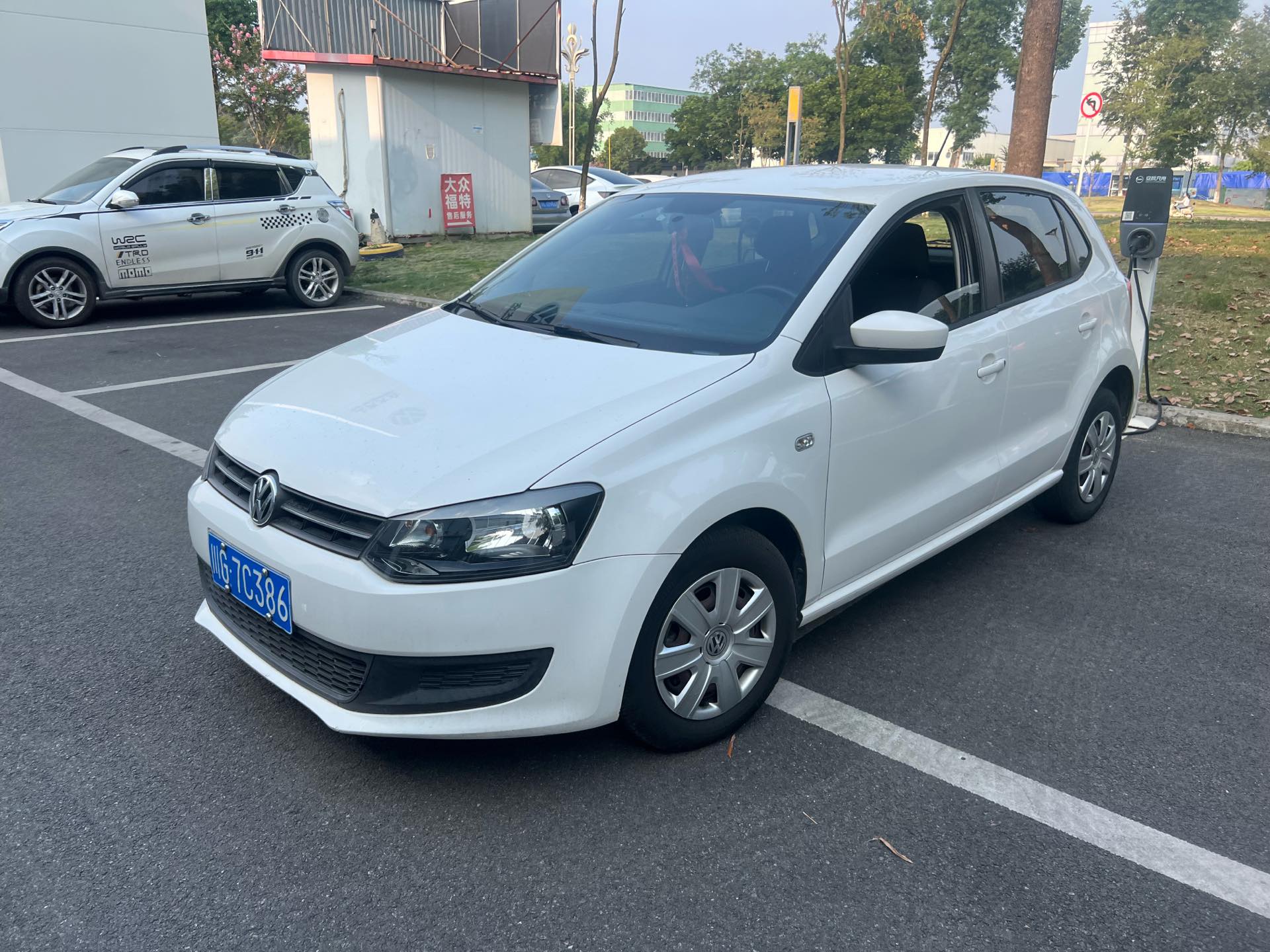 Volkswagen Polo 2013 car image 
