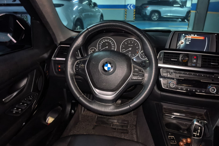 BMW 3 Series 2017 car image #15