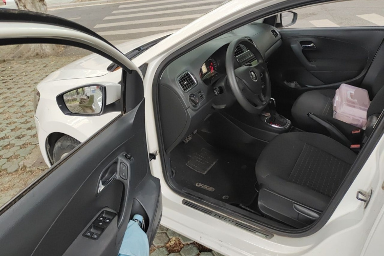 Volkswagen Polo 2015 #13 Volkswagen Polo 2015 car image #13