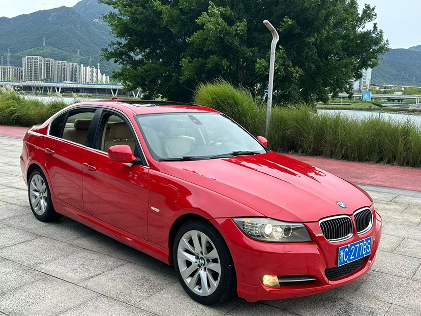BMW 3 Series 2011 car image #3