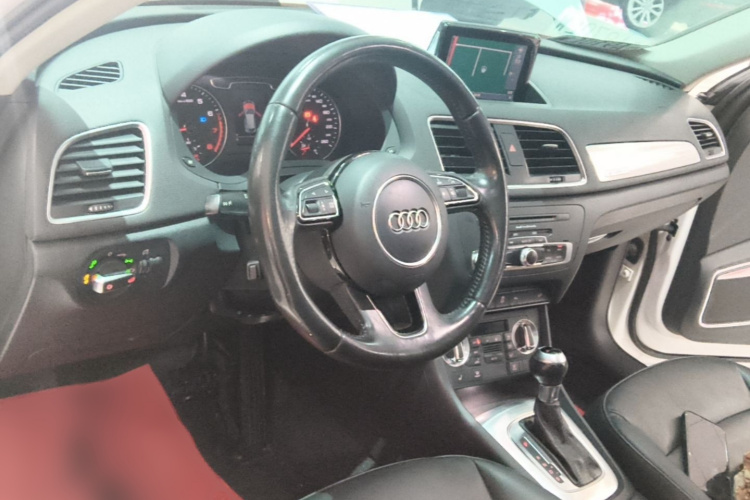 Audi Q3 2015 #10 Audi Q3 2015 car image #10