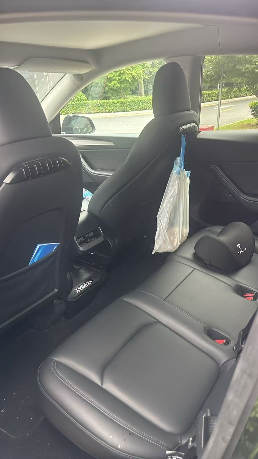 Tesla Model Y 2024 #4 Tesla Model Y 2024 car image #4